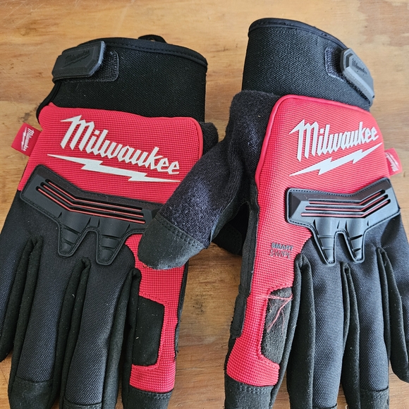 Milwaukee Work Gloves New Without Tags - Picture 2 of 4